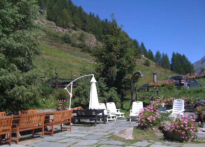 A L\'Hostellerie Du Paradis