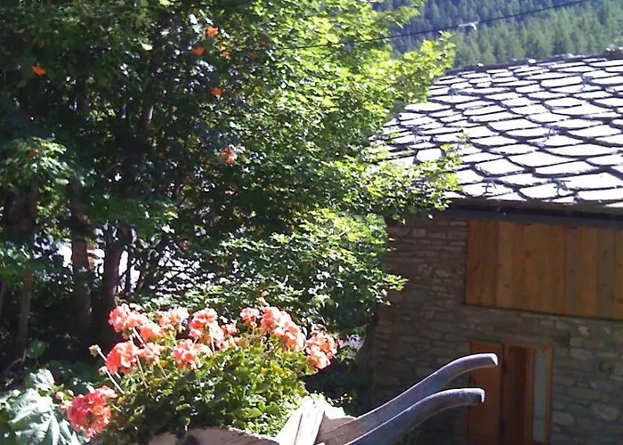 A L\'Hostellerie Du Paradis